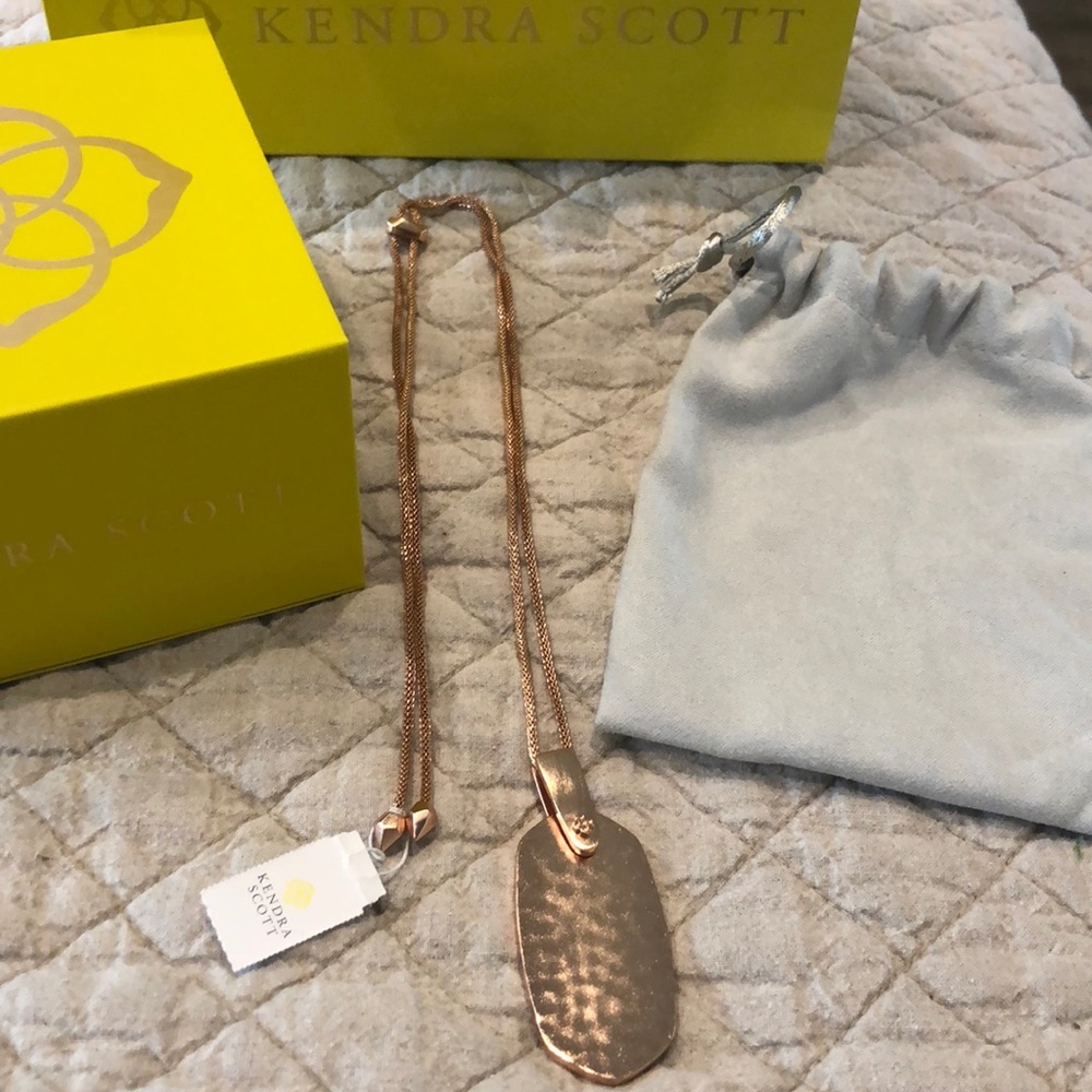 Kendra Scott rose gold necklace PERFECT
